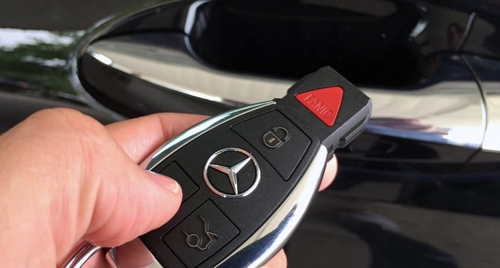 Chìa khóa Smart Key trên ô tô: Tính năng và giải pháp khi hết pin