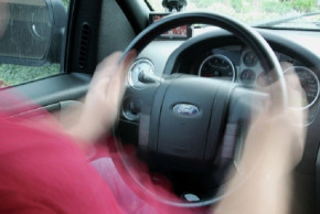 Động cơ ô tô rung giật: 8 Nguyên nhân chính chủ xe nên biết