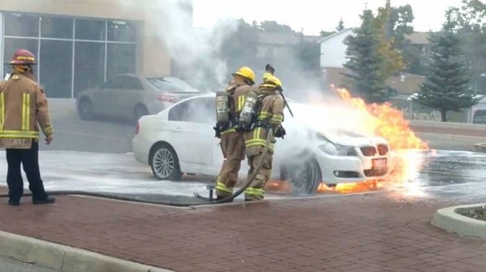 Lỗi hệ thống tuần hoàn khí thải xe BMW gây cháy nổ